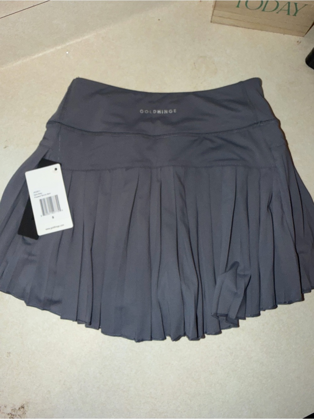 Goldhinge medium skirt Pleated Tennis Skirt $58 retail gold hinge dark gray